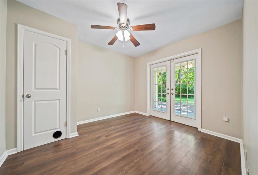 464 SHARON DR, Memphis, Tennessee 38122, 3 Bedrooms Bedrooms, 5 Rooms Rooms,1 BathroomBathrooms,Residential,For Sale,SHARON,10220049
