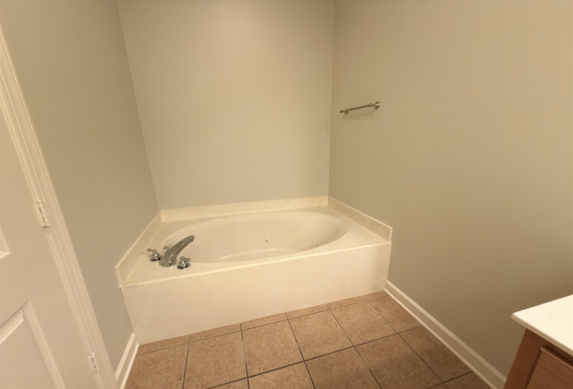 1595 DEXTER GROVE CT, Cordova, Tennessee 38016, 2 Bedrooms Bedrooms, 4 Rooms Rooms,2 BathroomsBathrooms,Residential,For Sale,DEXTER GROVE,10220069
