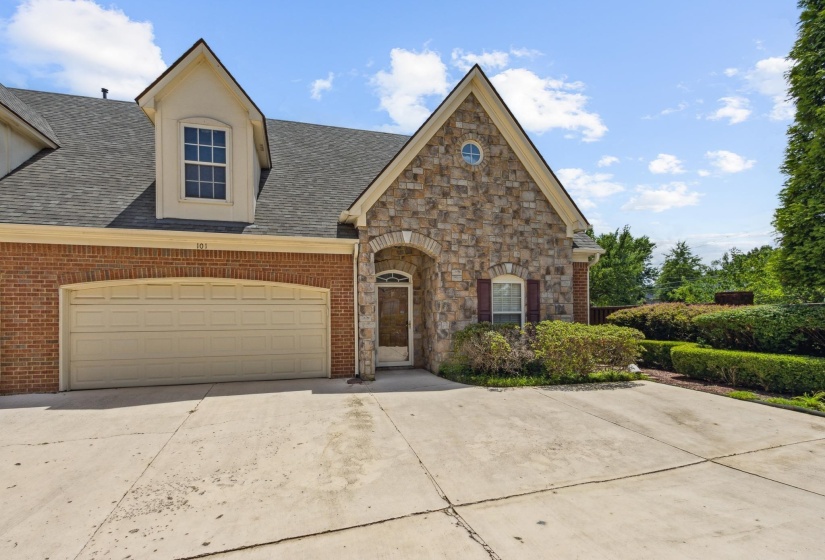 1595 DEXTER GROVE CT, Cordova, Tennessee 38016, 2 Bedrooms Bedrooms, 4 Rooms Rooms,2 BathroomsBathrooms,Residential,For Sale,DEXTER GROVE,10220069
