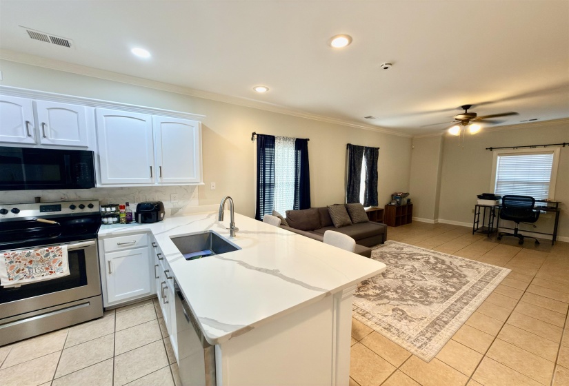 1595 DEXTER GROVE CT, Cordova, Tennessee 38016, 2 Bedrooms Bedrooms, 4 Rooms Rooms,2 BathroomsBathrooms,Residential,For Sale,DEXTER GROVE,10220069