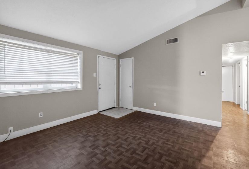 4504 NEELY RD, Memphis, Tennessee 38109, 4 Bedroom Bedrooms, 6 Room Rooms,1.1 BathroomBathrooms,Residential,For Sale,NEELY,0,10220093