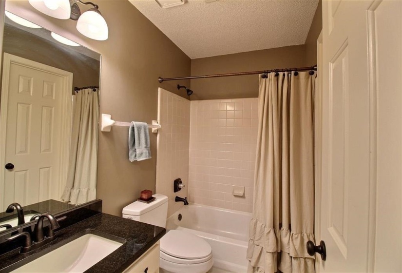 2345 LINKENHOLT DR, Collierville, Tennessee 38017, 4 Bedrooms Bedrooms, 9 Rooms Rooms,3.1 BathroomsBathrooms,Rental Properties,For Sale,LINKENHOLT,10220119