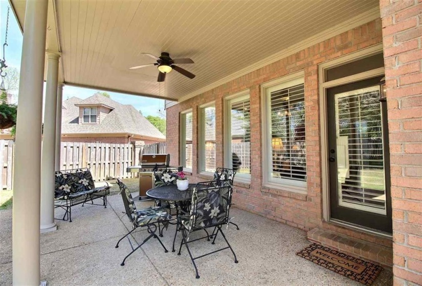 2345 LINKENHOLT DR, Collierville, Tennessee 38017, 4 Bedrooms Bedrooms, 9 Rooms Rooms,3.1 BathroomsBathrooms,Rental Properties,For Sale,LINKENHOLT,10220119
