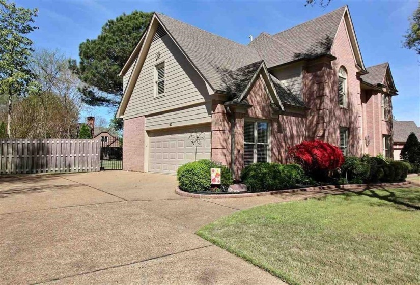 2345 LINKENHOLT DR, Collierville, Tennessee 38017, 4 Bedrooms Bedrooms, 9 Rooms Rooms,3.1 BathroomsBathrooms,Rental Properties,For Sale,LINKENHOLT,10220119
