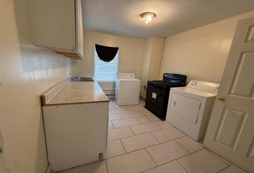 1108 HOLMES ST, Memphis, Tennessee 38122, 3 Bedroom Bedrooms, 6 Room Rooms,1.1 BathroomBathrooms,Residential,For Sale,HOLMES,0,10220108