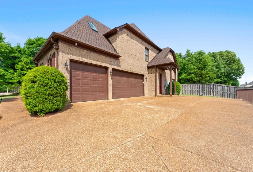 530 WINDING VALLEY LN, Collierville, Tennessee 38017, 5 Bedroom Bedrooms, 10 Room Rooms,4.1 BathroomBathrooms,Residential,For Sale,WINDING VALLEY,0,10220112
