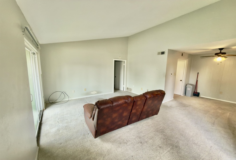 635 PATTERSON ST, Memphis, Tennessee 38111, 1 Bedroom Bedrooms, 3 Rooms Rooms,1 BathroomBathrooms,Residential,For Sale,PATTERSON,10220120
