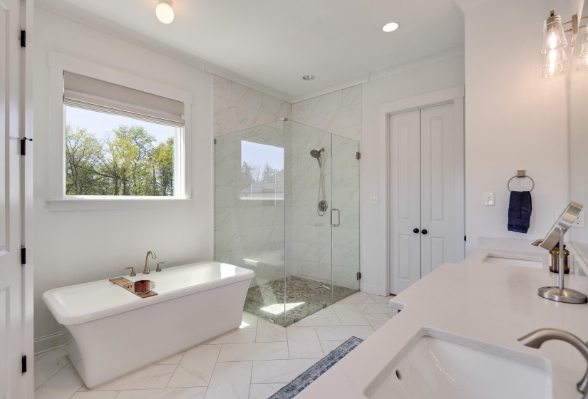 2706 TERRY LN RD, Covington, Tennessee 38019, 5 Bedrooms Bedrooms, 12 Rooms Rooms,4.1 BathroomsBathrooms,Residential,For Sale,TERRY LN,10220137