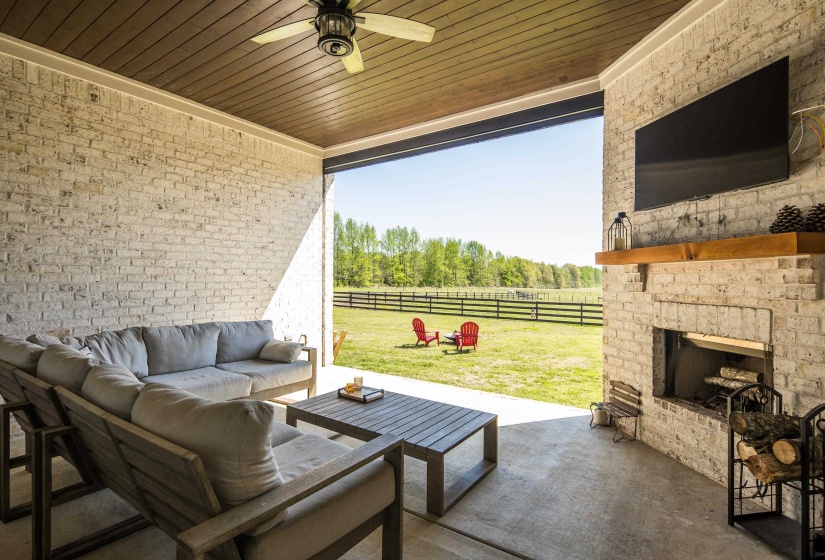 2706 TERRY LN RD, Covington, Tennessee 38019, 5 Bedrooms Bedrooms, 12 Rooms Rooms,4.1 BathroomsBathrooms,Residential,For Sale,TERRY LN,10220137