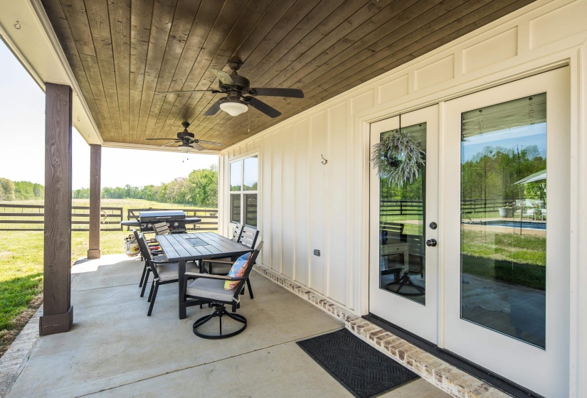 2706 TERRY LN RD, Covington, Tennessee 38019, 5 Bedrooms Bedrooms, 12 Rooms Rooms,4.1 BathroomsBathrooms,Residential,For Sale,TERRY LN,10220137