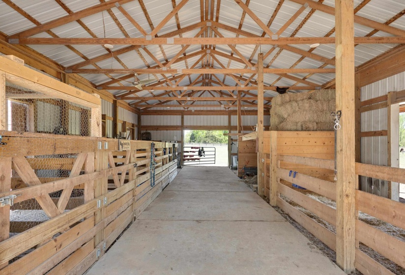 2706 TERRY LN RD, Covington, Tennessee 38019, 5 Bedrooms Bedrooms, 12 Rooms Rooms,4.1 BathroomsBathrooms,Residential,For Sale,TERRY LN,10220137