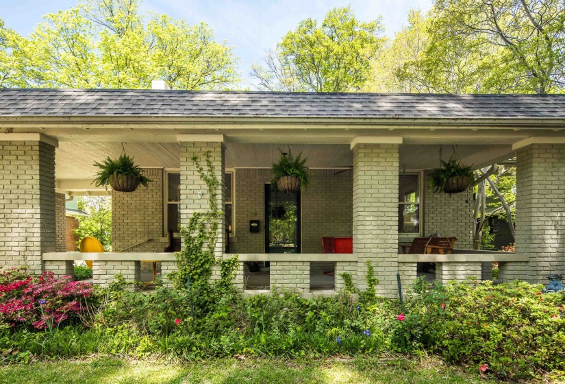 1744 YORK AVE, Memphis, Tennessee 38104, 3 Bedrooms Bedrooms, 6 Rooms Rooms,1 BathroomBathrooms,Residential,For Sale,YORK,10218877