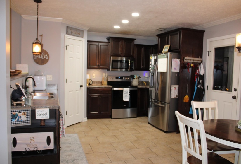222 SUNGATE DR, Medina, Tennessee 38355, 3 Bedrooms Bedrooms, 5 Rooms Rooms,2 BathroomsBathrooms,Residential,For Sale,SUNGATE,10220177