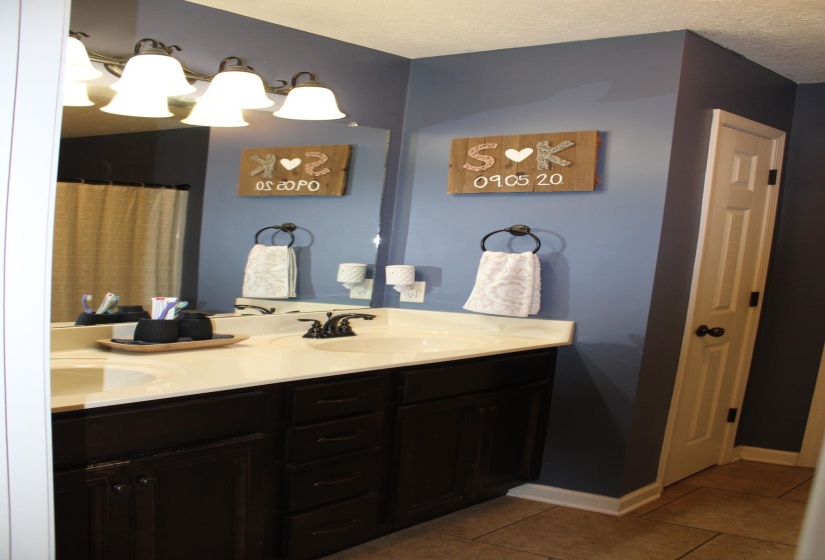 222 SUNGATE DR, Medina, Tennessee 38355, 3 Bedrooms Bedrooms, 5 Rooms Rooms,2 BathroomsBathrooms,Residential,For Sale,SUNGATE,10220177