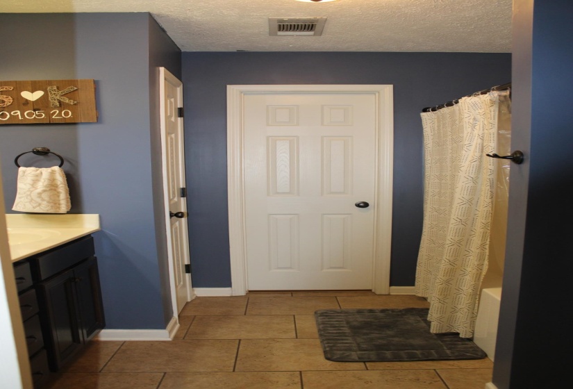 222 SUNGATE DR, Medina, Tennessee 38355, 3 Bedrooms Bedrooms, 5 Rooms Rooms,2 BathroomsBathrooms,Residential,For Sale,SUNGATE,10220177