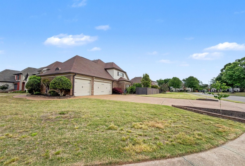 1706 MOSSY OAK LN, Collierville, Tennessee 38017, 5 Bedrooms Bedrooms, 11 Rooms Rooms,3 BathroomsBathrooms,Residential,For Sale,MOSSY OAK,10220198