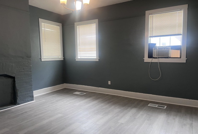 1050 CUMMINGS ST, Memphis, Tennessee 38106, 3 Bedrooms Bedrooms, 6 Rooms Rooms,2 BathroomsBathrooms,Residential,For Sale,CUMMINGS,10220203