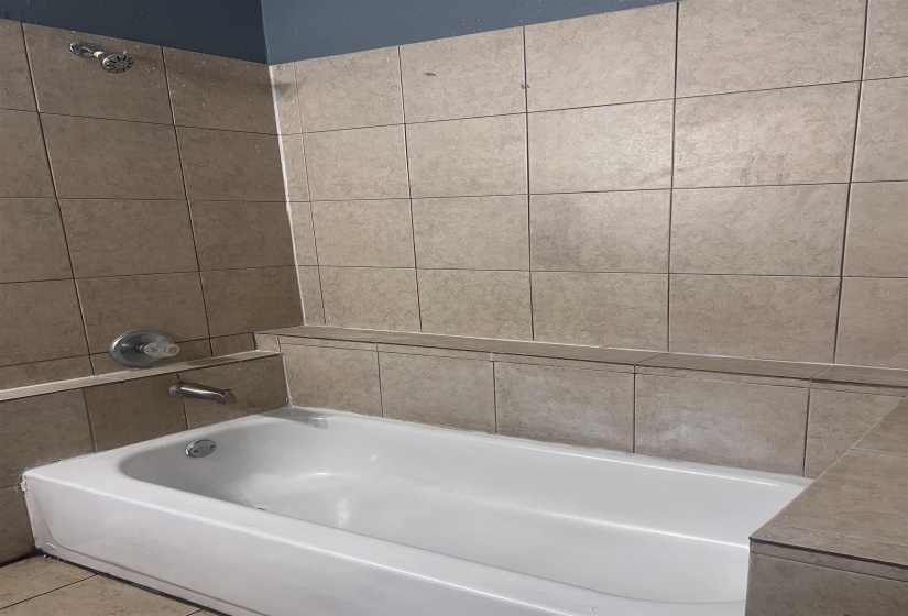 1050 CUMMINGS ST, Memphis, Tennessee 38106, 3 Bedrooms Bedrooms, 6 Rooms Rooms,2 BathroomsBathrooms,Residential,For Sale,CUMMINGS,10220203