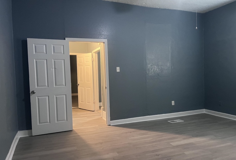 1050 CUMMINGS ST, Memphis, Tennessee 38106, 3 Bedrooms Bedrooms, 6 Rooms Rooms,2 BathroomsBathrooms,Residential,For Sale,CUMMINGS,10220203