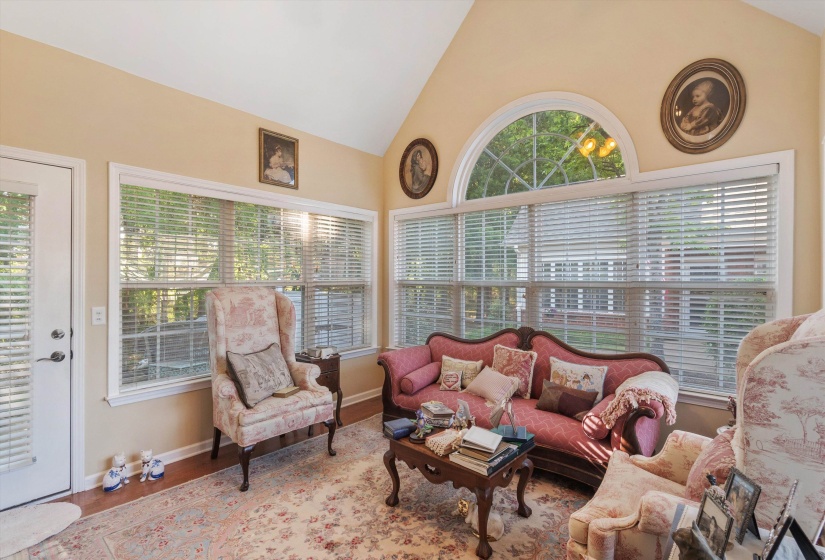 75 PEYTON RIDGE DR, Collierville, Tennessee 38017, 3 Bedrooms Bedrooms, 8 Rooms Rooms,2 BathroomsBathrooms,Residential,For Sale,PEYTON RIDGE,10220187