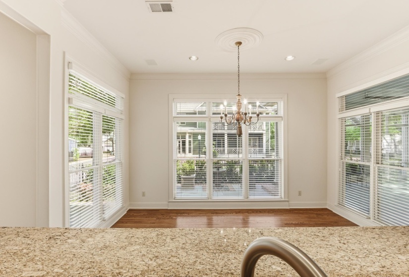 942 HARBOR VIEW DR, Memphis, Tennessee 38103, 3 Bedrooms Bedrooms, 7 Rooms Rooms,2.1 BathroomsBathrooms,Residential,For Sale,HARBOR VIEW,10220191