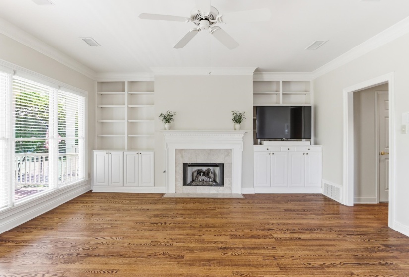 942 HARBOR VIEW DR, Memphis, Tennessee 38103, 3 Bedrooms Bedrooms, 7 Rooms Rooms,2.1 BathroomsBathrooms,Residential,For Sale,HARBOR VIEW,10220191