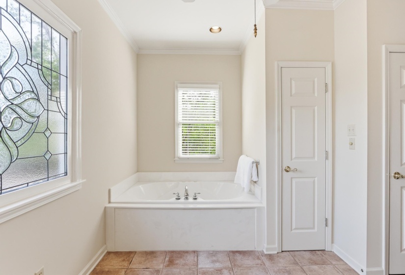 942 HARBOR VIEW DR, Memphis, Tennessee 38103, 3 Bedrooms Bedrooms, 7 Rooms Rooms,2.1 BathroomsBathrooms,Residential,For Sale,HARBOR VIEW,10220191