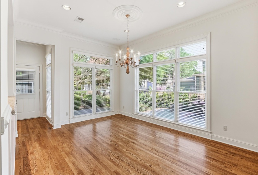 942 HARBOR VIEW DR, Memphis, Tennessee 38103, 3 Bedrooms Bedrooms, 7 Rooms Rooms,2.1 BathroomsBathrooms,Residential,For Sale,HARBOR VIEW,10220191