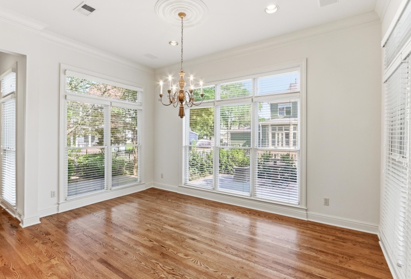 942 HARBOR VIEW DR, Memphis, Tennessee 38103, 3 Bedrooms Bedrooms, 7 Rooms Rooms,2.1 BathroomsBathrooms,Residential,For Sale,HARBOR VIEW,10220191