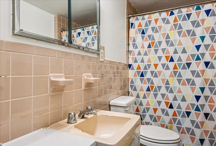 1960 PARKWAY AVE, Memphis, Tennessee 38112, 1 Bedroom Bedrooms, 4 Rooms Rooms,1 BathroomBathrooms,Residential,For Sale,PARKWAY,10220214