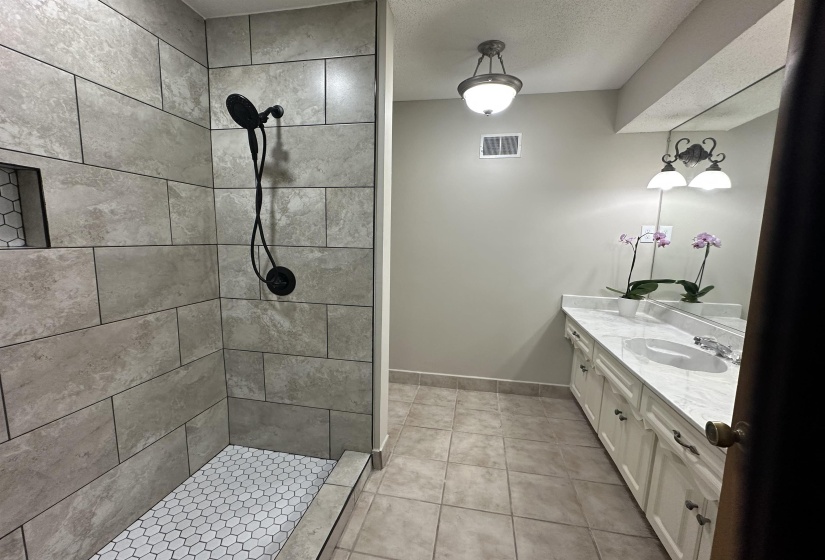 2148 RIVERDALE RD, Germantown, Tennessee 38138, 4 Bedrooms Bedrooms, 8 Rooms Rooms,2 BathroomsBathrooms,Rental Properties,For Sale,RIVERDALE,10220226