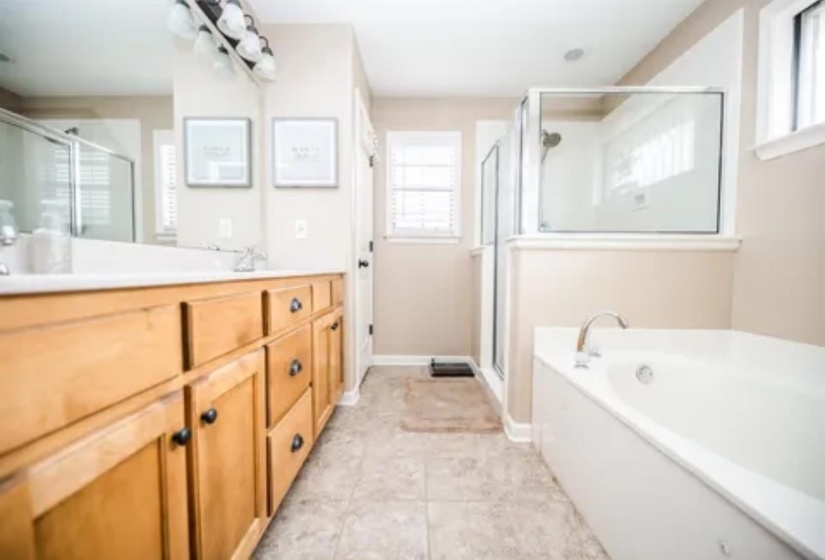 430 LAKEWOOD DR, Oakland, Tennessee 38060, 3 Bedrooms Bedrooms, 6 Rooms Rooms,2 BathroomsBathrooms,Residential,For Sale,LAKEWOOD,10220215