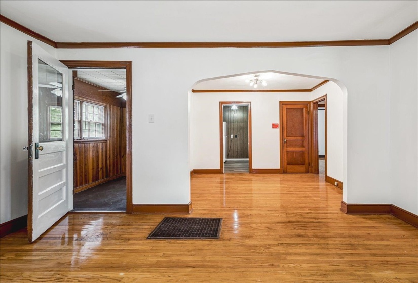 2415 LAMAR CIR, Memphis, Tennessee 38114, 3 Bedrooms Bedrooms, 7 Rooms Rooms,1 BathroomBathrooms,Residential,For Sale,LAMAR,10220219