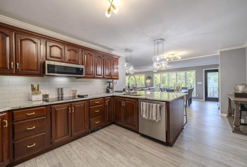 195 YEISER DR, Savannah, Tennessee 38372-1285, 3 Bedrooms Bedrooms, 8 Rooms Rooms,2 BathroomsBathrooms,Residential,For Sale,YEISER,10220222