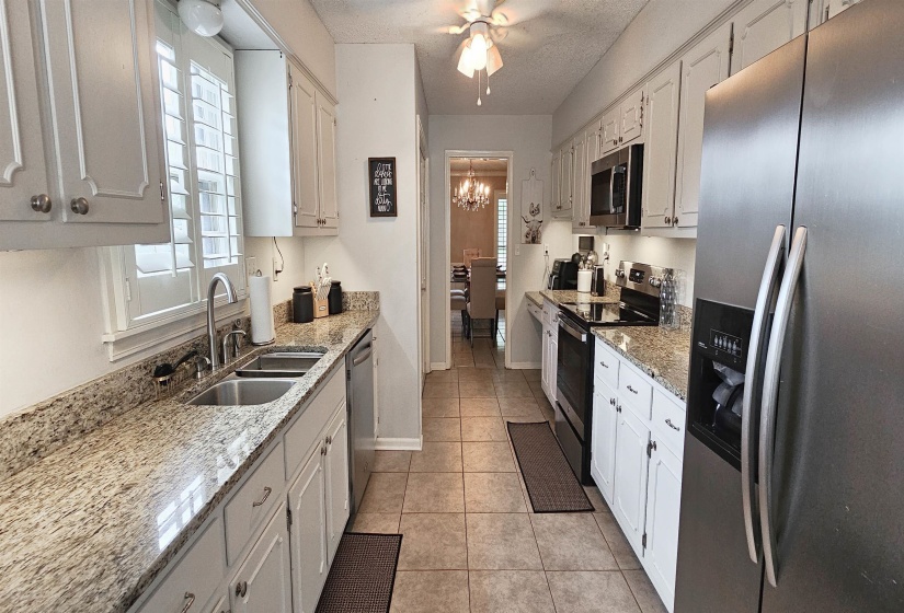 2254 KIRBY PKY, Memphis, Tennessee 38119, 6 Bedrooms Bedrooms, 11 Rooms Rooms,3 BathroomsBathrooms,Residential,For Sale,KIRBY,10220223