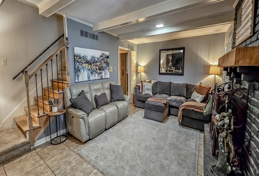 2254 KIRBY PKY, Memphis, Tennessee 38119, 6 Bedrooms Bedrooms, 11 Rooms Rooms,3 BathroomsBathrooms,Residential,For Sale,KIRBY,10220223