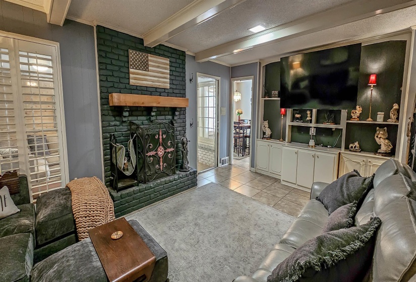 2254 KIRBY PKY, Memphis, Tennessee 38119, 6 Bedrooms Bedrooms, 11 Rooms Rooms,3 BathroomsBathrooms,Residential,For Sale,KIRBY,10220223