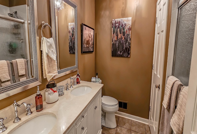 2254 KIRBY PKY, Memphis, Tennessee 38119, 6 Bedrooms Bedrooms, 11 Rooms Rooms,3 BathroomsBathrooms,Residential,For Sale,KIRBY,10220223