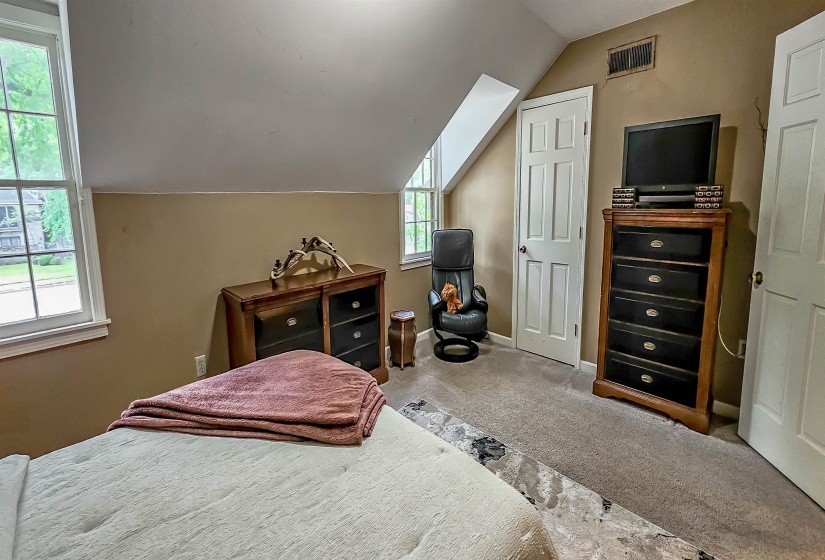 2254 KIRBY PKY, Memphis, Tennessee 38119, 6 Bedrooms Bedrooms, 11 Rooms Rooms,3 BathroomsBathrooms,Residential,For Sale,KIRBY,10220223