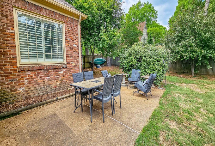 2254 KIRBY PKY, Memphis, Tennessee 38119, 6 Bedrooms Bedrooms, 11 Rooms Rooms,3 BathroomsBathrooms,Residential,For Sale,KIRBY,10220223