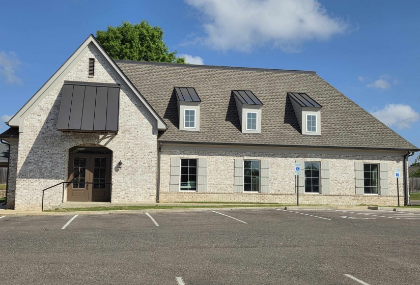 6634 SUMMER KNOLL CIR, Bartlett, Tennessee 38134, ,Commercial/industrial,For Sale,SUMMER KNOLL,10220239