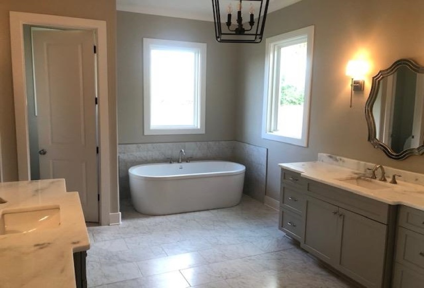 1302 BELFAIR DR, Collierville, Tennessee 38017, 5 Bedrooms Bedrooms, 10 Rooms Rooms,3.1 BathroomsBathrooms,Rental Properties,For Sale,BELFAIR,10220232