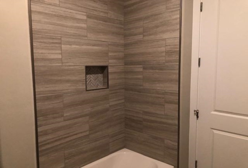 1302 BELFAIR DR, Collierville, Tennessee 38017, 5 Bedrooms Bedrooms, 10 Rooms Rooms,3.1 BathroomsBathrooms,Rental Properties,For Sale,BELFAIR,10220232