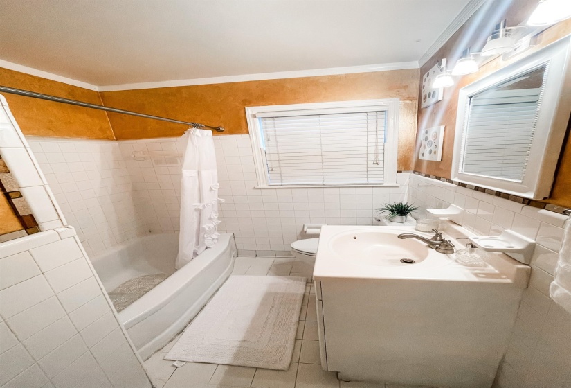 1270 PERKINS TERRACE RD, Memphis, Tennessee 38117, 3 Bedrooms Bedrooms, 6 Rooms Rooms,1 BathroomBathrooms,Rental Properties,For Sale,PERKINS TERRACE,10220233