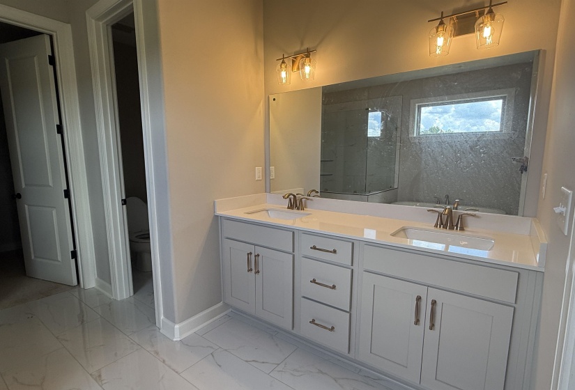 25 TREY MEADOWS DR, Oakland, Tennessee 38060, 5 Bedroom Bedrooms, 10 Room Rooms,3 BathroomBathrooms,Residential,For Sale,TREY MEADOWS,0,10217611