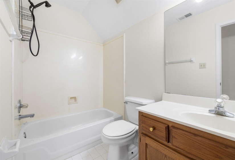 670 COTTON CREEK DR, Collierville, Tennessee 38017, 4 Bedrooms Bedrooms, 8 Rooms Rooms,3 BathroomsBathrooms,Residential,For Sale,COTTON CREEK,10219775
