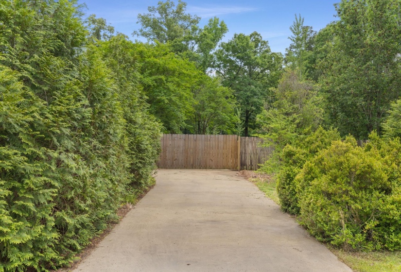 20 RED OAK LANE LN, Starkville, Mississippi 39759, 4 Bedroom Bedrooms, 10 Room Rooms,2 BathroomBathrooms,Residential,For Sale,RED OAK LANE,0,10220250