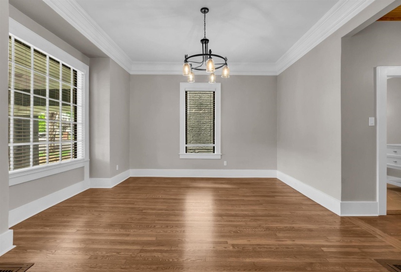 1757 VINTON AVE, Memphis, Tennessee 38104, 4 Bedroom Bedrooms, 9 Room Rooms,2 BathroomBathrooms,Residential,For Sale,VINTON,0,10220255