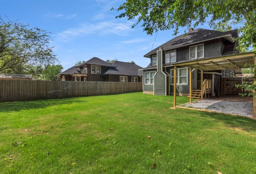 1757 VINTON AVE, Memphis, Tennessee 38104, 4 Bedroom Bedrooms, 9 Room Rooms,2 BathroomBathrooms,Residential,For Sale,VINTON,0,10220255