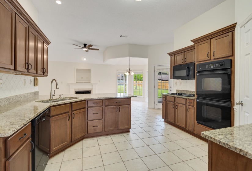115 LEWIS FAIRWAY CIR, Oakland, Tennessee 38060, 4 Bedroom Bedrooms, 8 Room Rooms,2.1 BathroomBathrooms,Residential,For Sale,LEWIS FAIRWAY,0,10220261